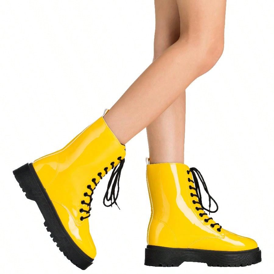 Women Lace-Up Front Combat Boots Fashionable Round Toe Low Heel Boots Chunky Platform Combat Boot Short Boots With Thick Sole Bottom Ankle Boots